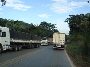 FILE_DE_CAMIONS